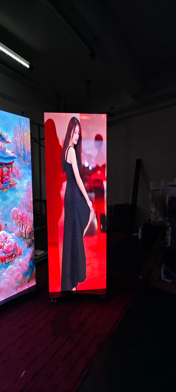 EPO Series 640x2000mm Outdoor LED Poster Display in 2.5mm Pixel Pitch >5000Nits Brightness